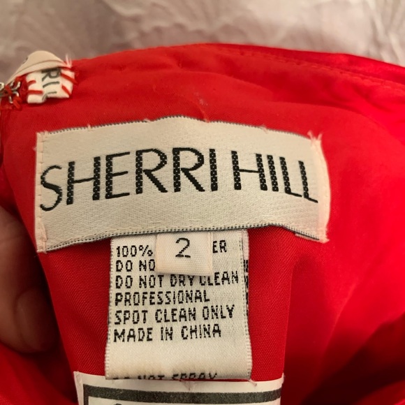 Sherri Hill with rhinestone cluster - Picture 4 of 4